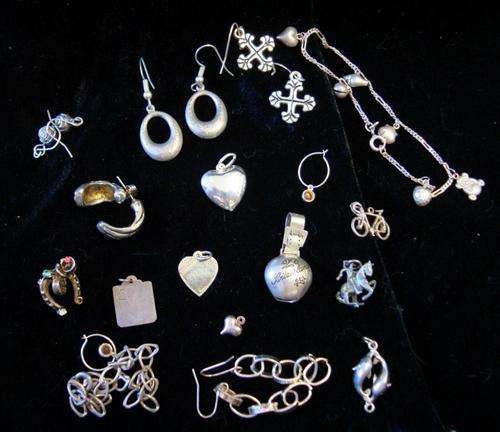 ASSORTED COSTUME JEWELLERY-SOME SILVER
